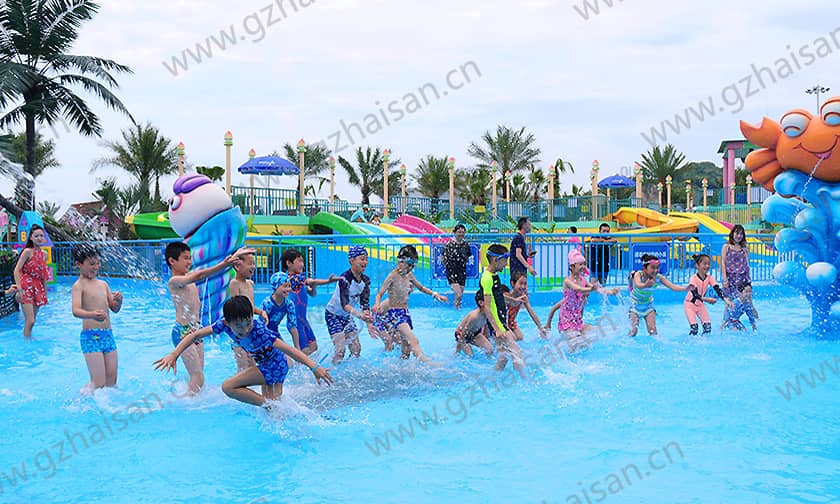 浙江宁波大目湾阿拉的海水上乐园戏水池