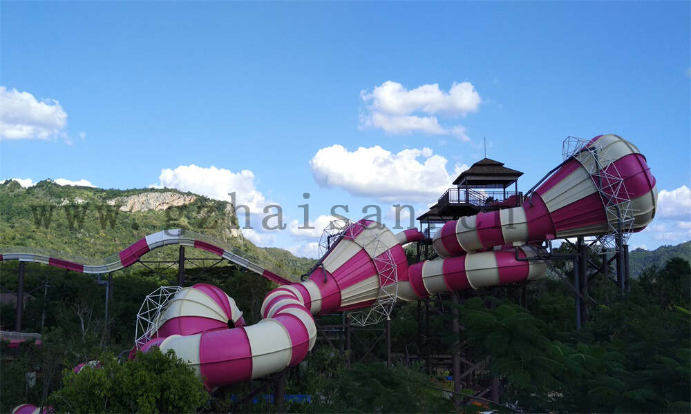 水上滑梯厂创新引领者：刺激与安全的完美结合